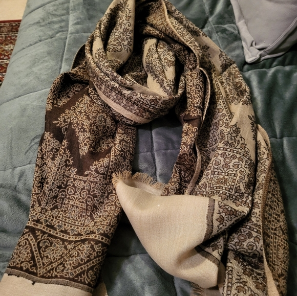 Scarf - Picture 2 of 2